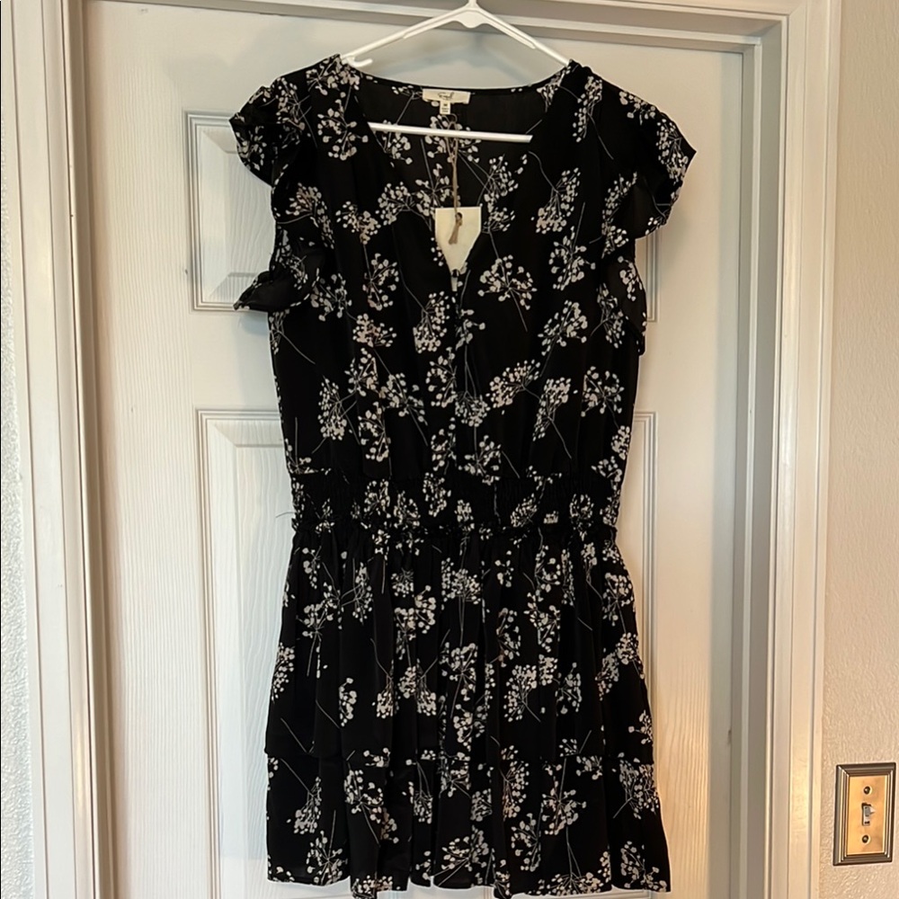 Easel Black and White Flutter Sleeve Sundress